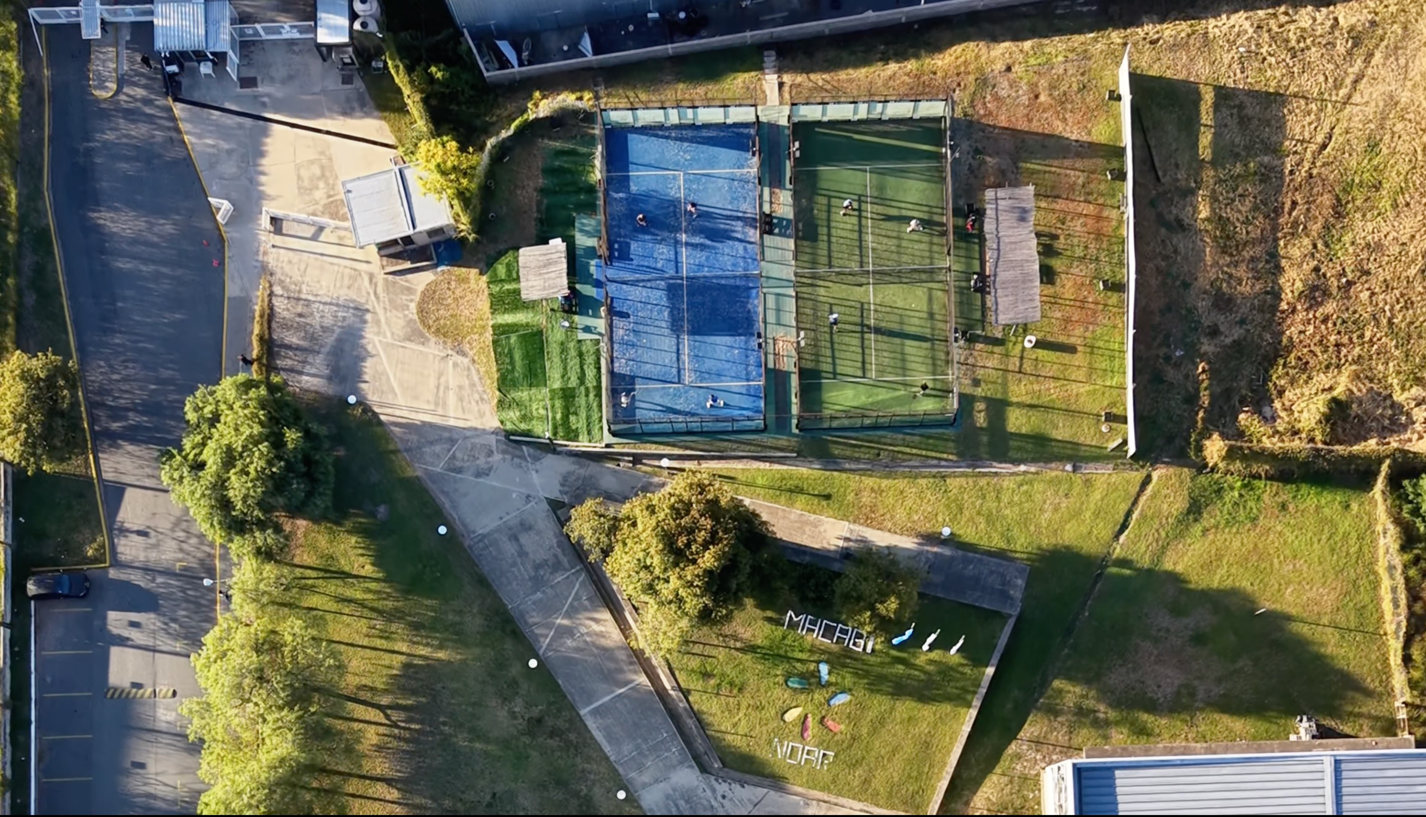 Vista aérea de las canchas de pádel de Macabi Noar