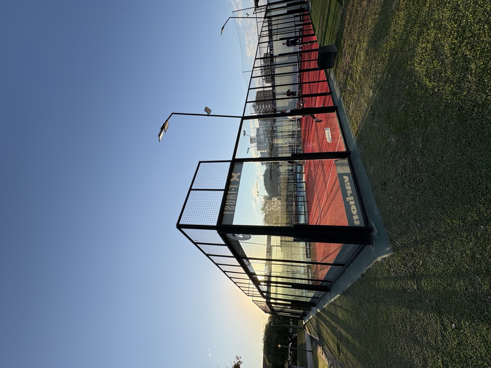Nuevo césped cancha de pádel Macabi Noar